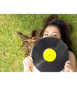 Vinyl vagy streaming? Hangzás és élmény összevetése